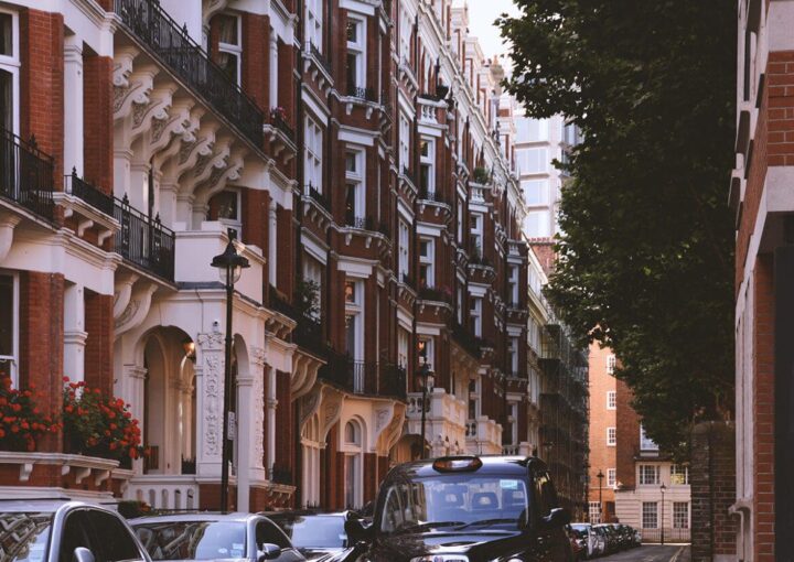 停在路边的一辆警车