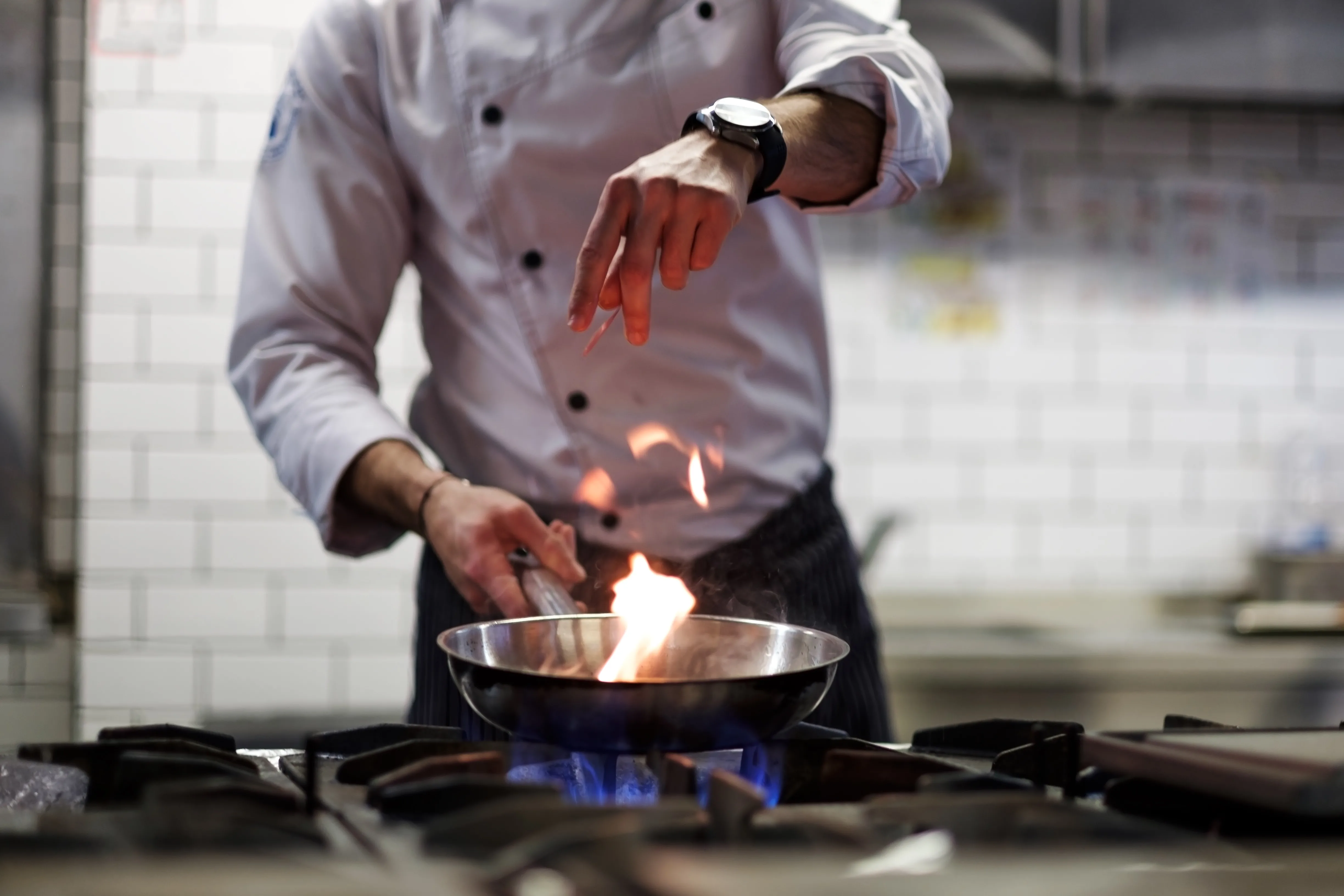 a man cooks cooking deep fryers in a kitchen fire 2023 11 27 04 51 18 utc jpg